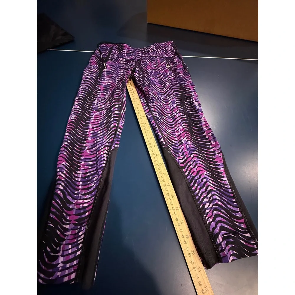 Nike Running Dri-FIT‎ Athletic Leggings Purple Abstract Print Cropped Womens M